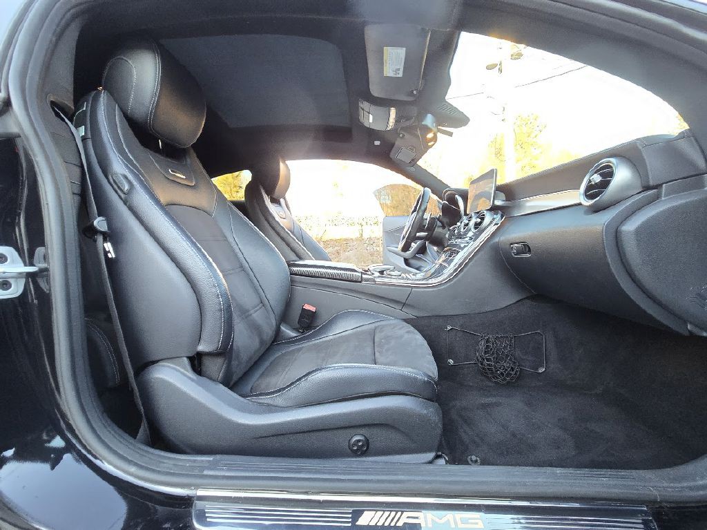 2017 Mercedes-Benz C-Class Image 25