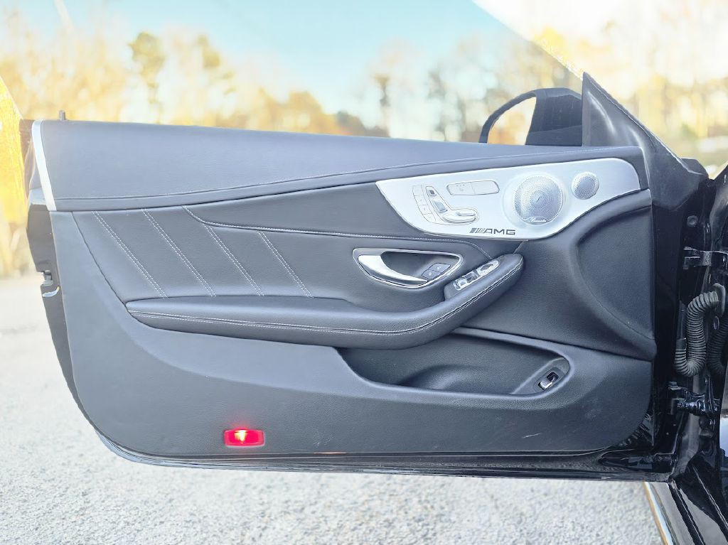 2017 Mercedes-Benz C-Class Image 32