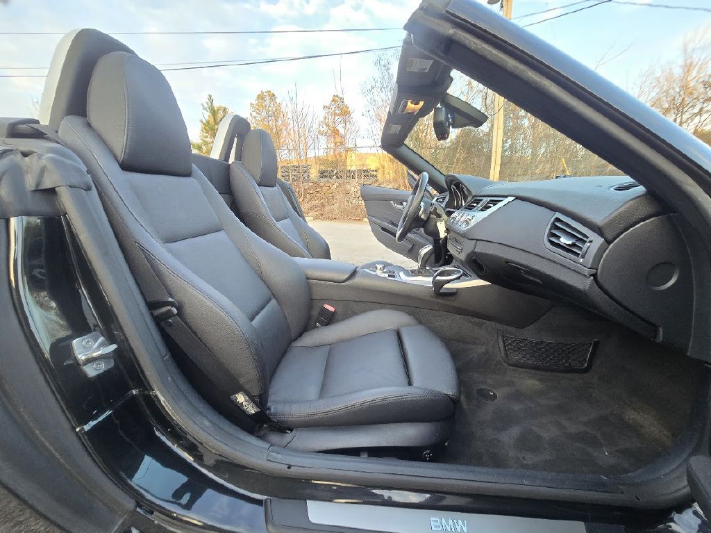 2011 BMW Z4 Image 17