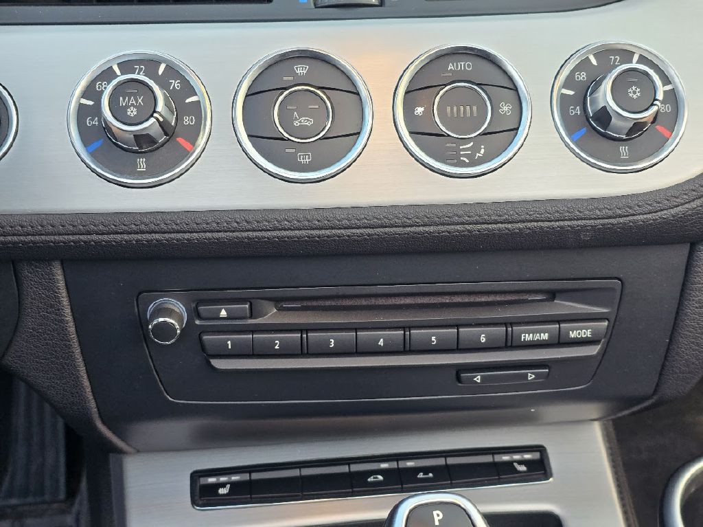 2011 BMW Z4 Image 23