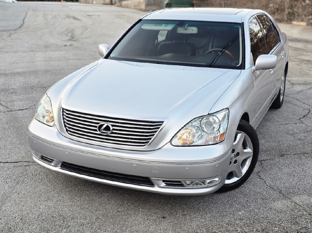 2004 Lexus LS 430 Image 2