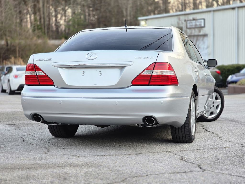 2004 Lexus LS 430 Image 3
