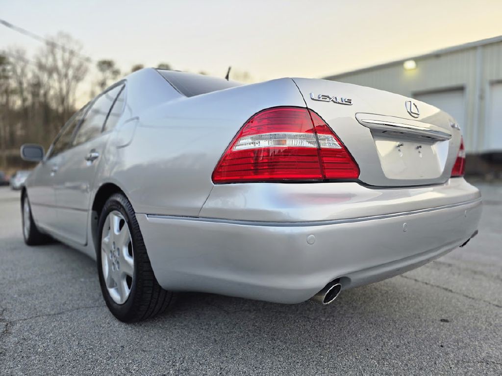 2004 Lexus LS 430 Image 6