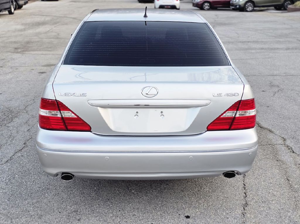 2004 Lexus LS 430 Image 9