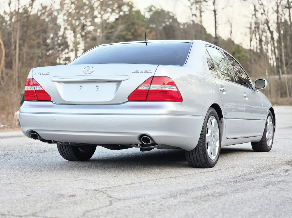 2004 Lexus LS 430 Image 10