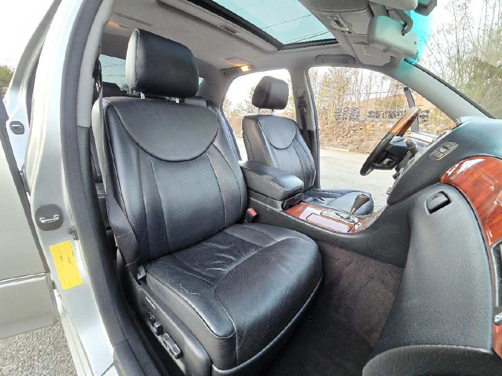 2004 Lexus LS 430 Image 21