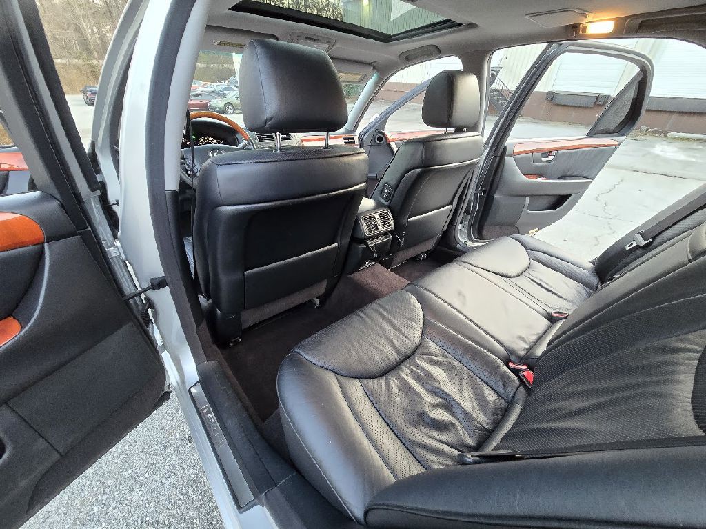 2004 Lexus LS 430 Image 27