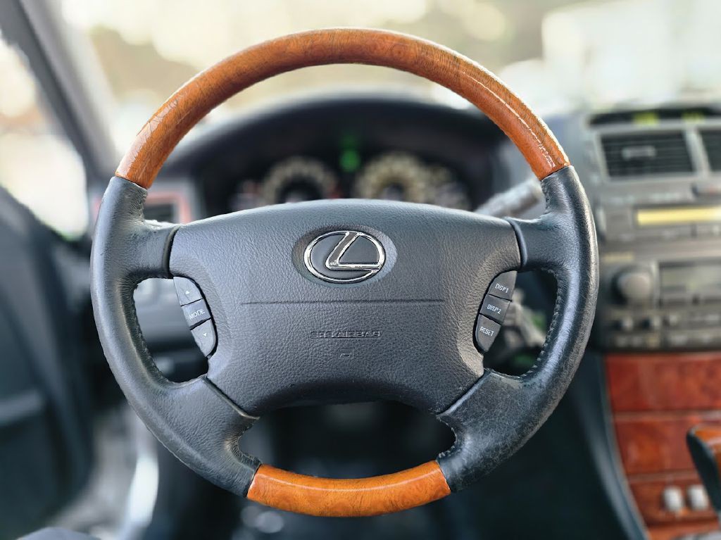 2004 Lexus LS 430 Image 34