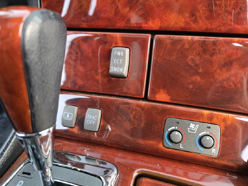 2004 Lexus LS 430 Image 35