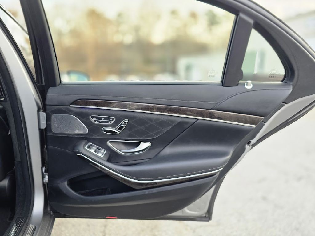 2015 Mercedes-Benz S-Class Image 23