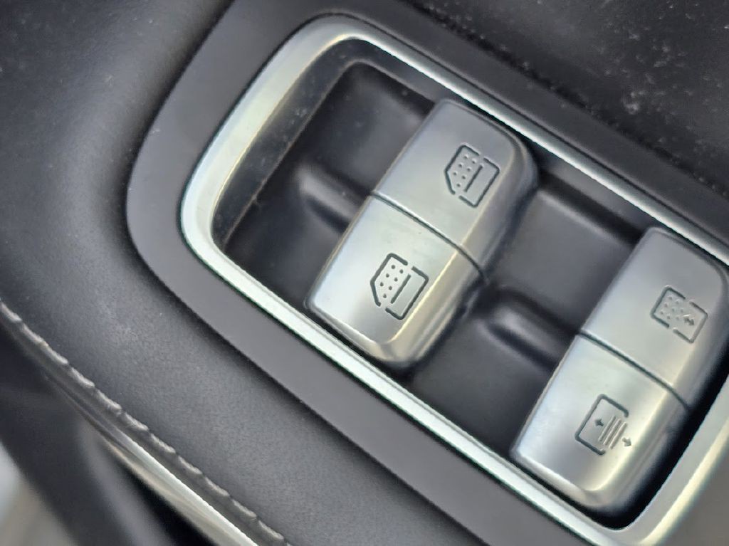 2015 Mercedes-Benz S-Class Image 25