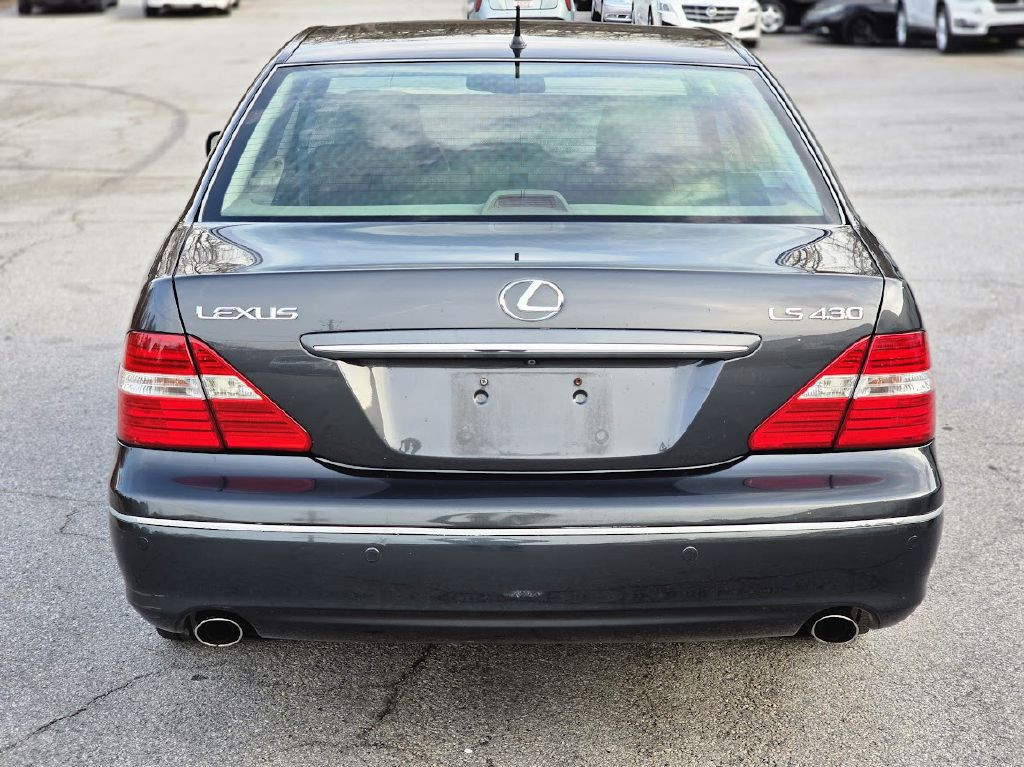 2004 Lexus LS 430 Image 8