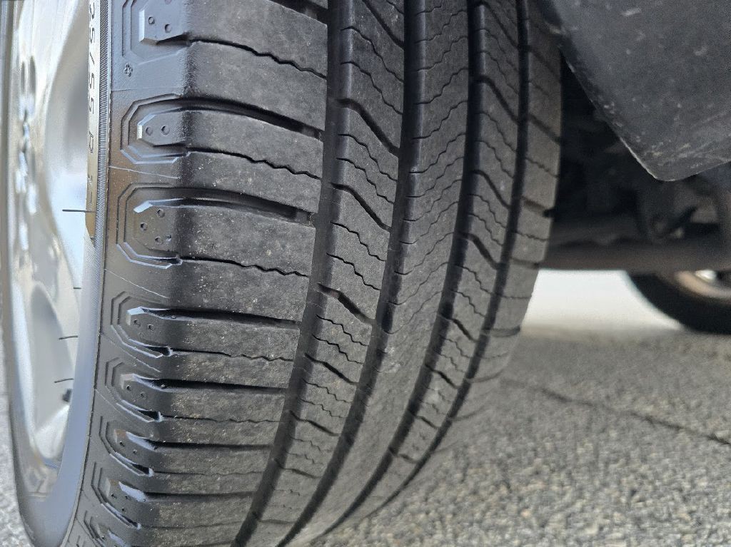 2004 Lexus LS 430 Image 18