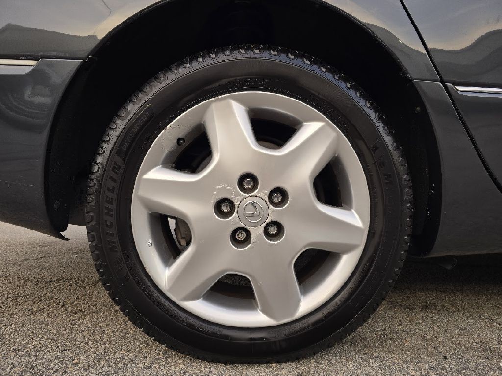 2004 Lexus LS 430 Image 19