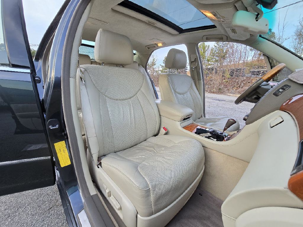 2004 Lexus LS 430 Image 25
