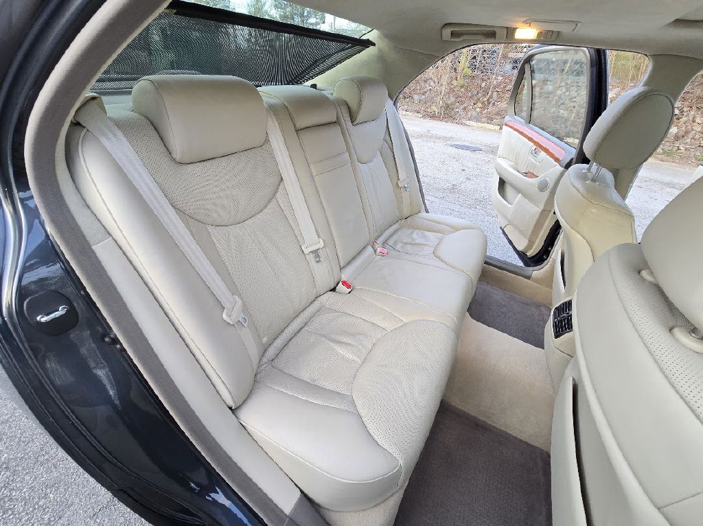 2004 Lexus LS 430 Image 30