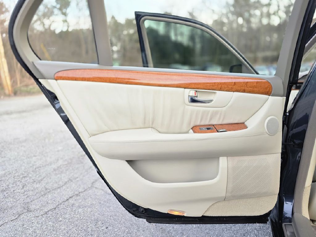 2004 Lexus LS 430 Image 33