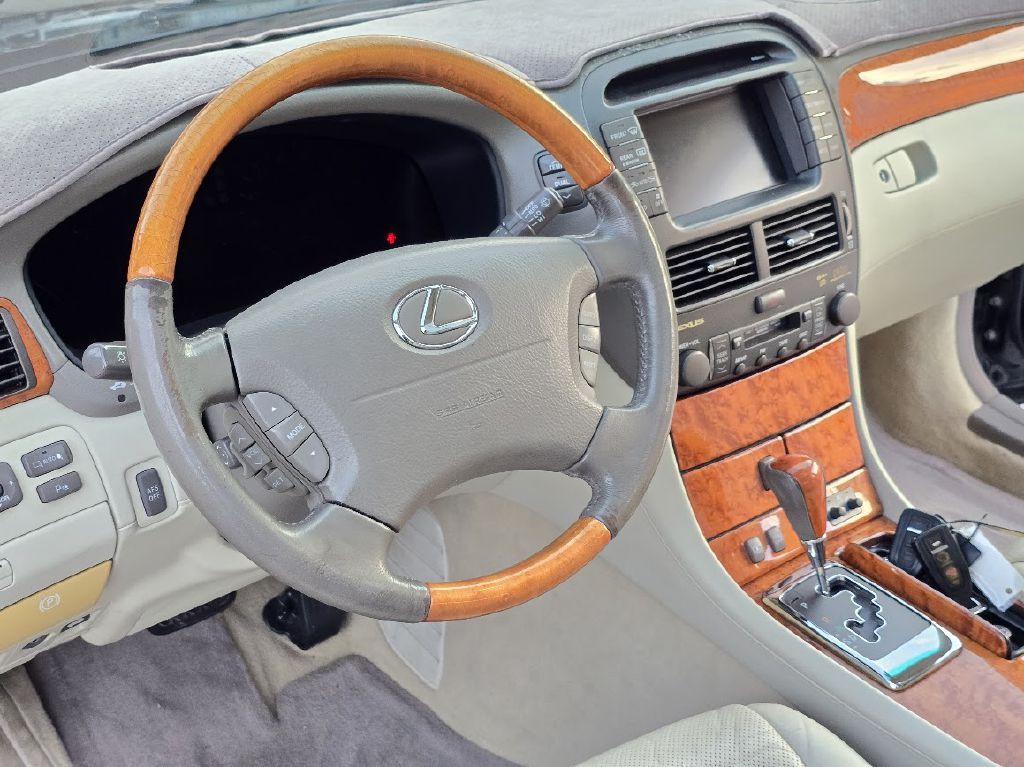 2004 Lexus LS 430 Image 36