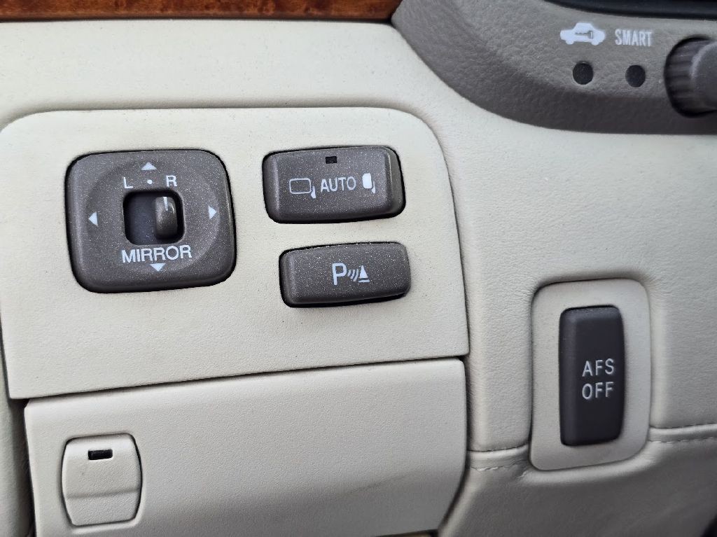 2004 Lexus LS 430 Image 41