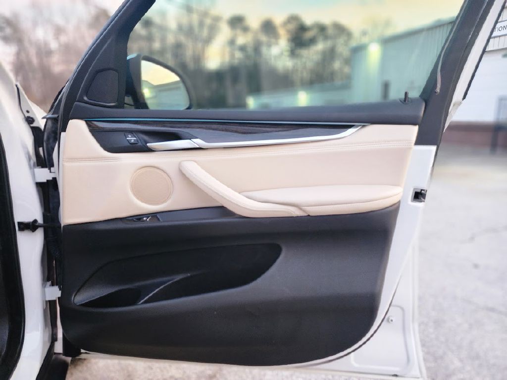 2016 BMW X5 Image 24