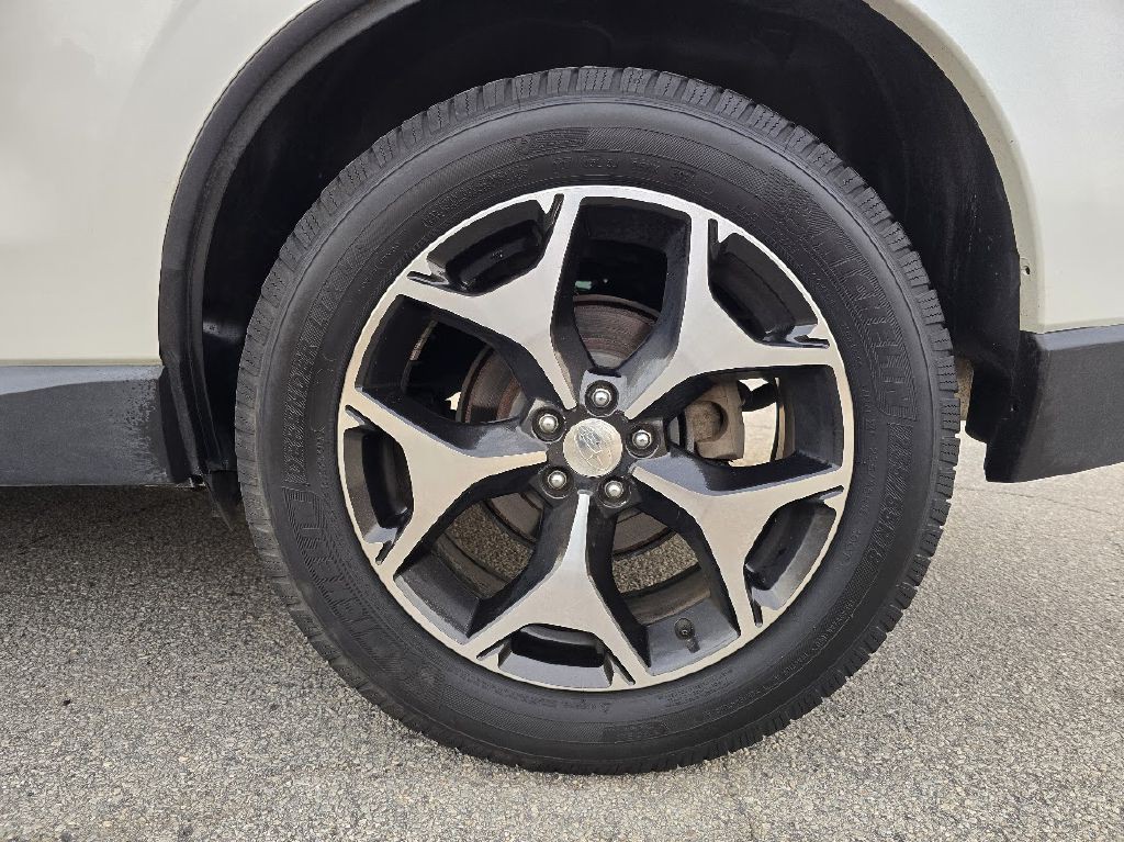 2014 Subaru Forester Image 14