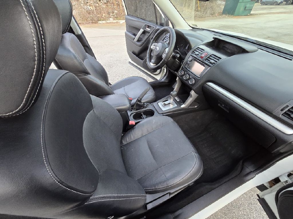 2014 Subaru Forester Image 18