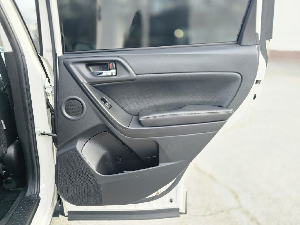 2014 Subaru Forester Image 24