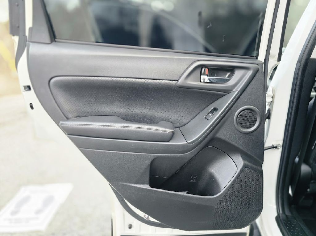 2014 Subaru Forester Image 25