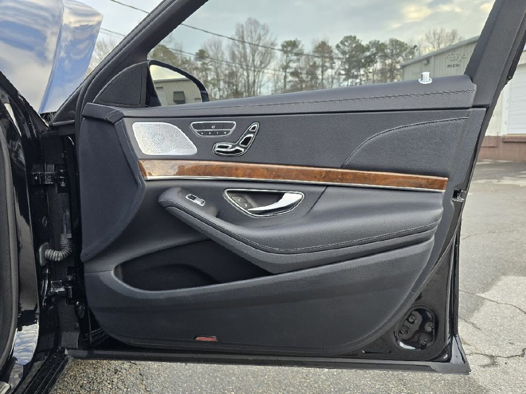 2015 Mercedes-Benz S-Class Image 21