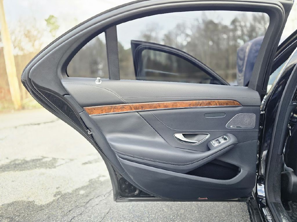 2015 Mercedes-Benz S-Class Image 23