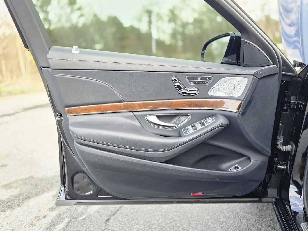 2015 Mercedes-Benz S-Class Image 24