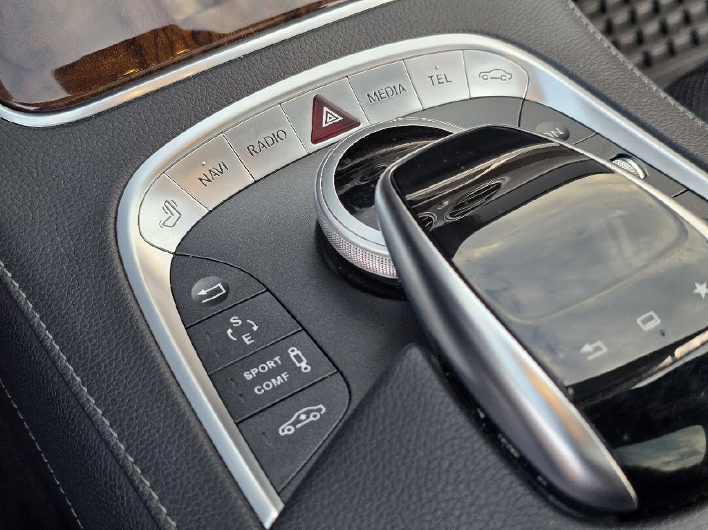 2015 Mercedes-Benz S-Class Image 32