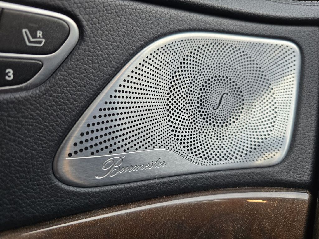 2015 Mercedes-Benz S-Class Image 36