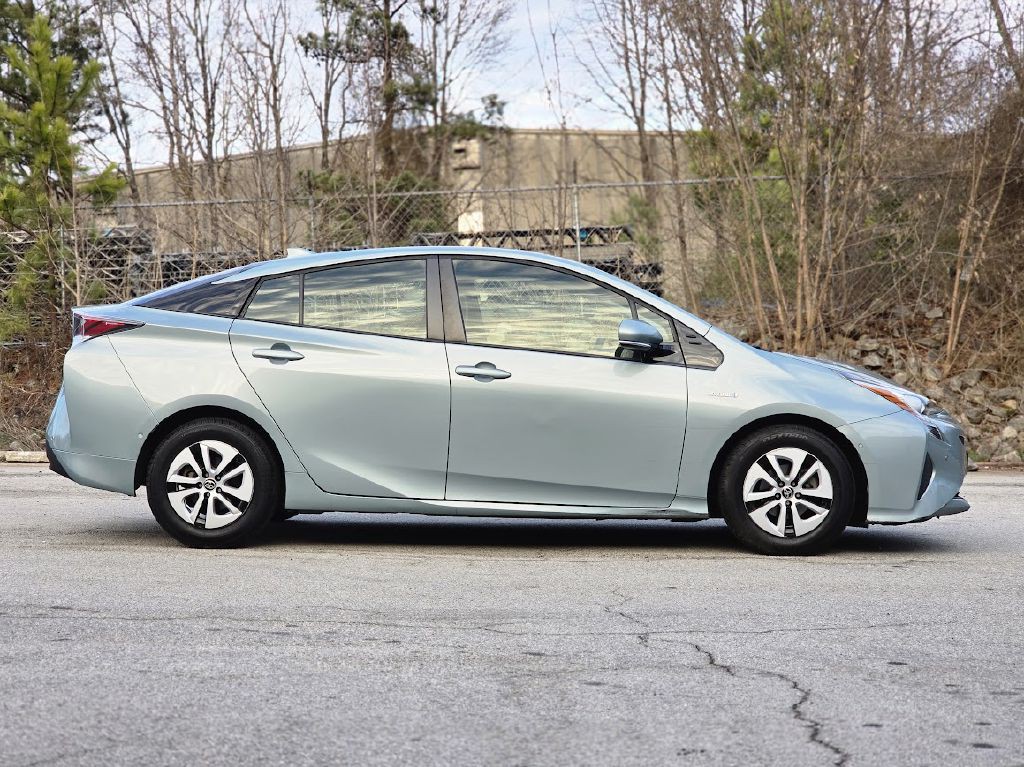 2017 Toyota Prius Image 10