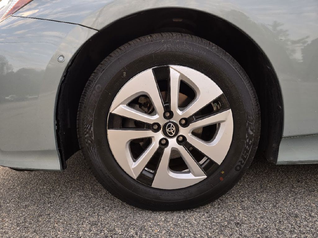 2017 Toyota Prius Image 14