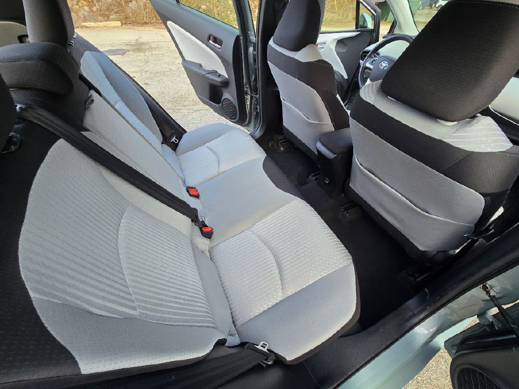 2017 Toyota Prius Image 21