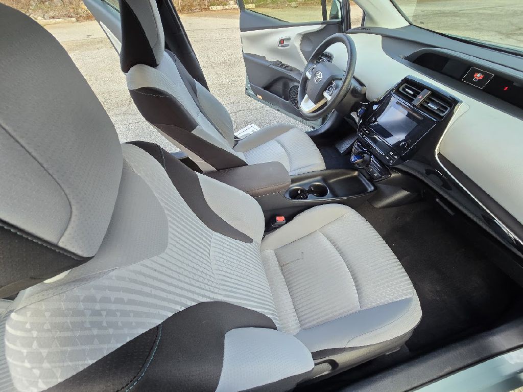 2017 Toyota Prius Image 22