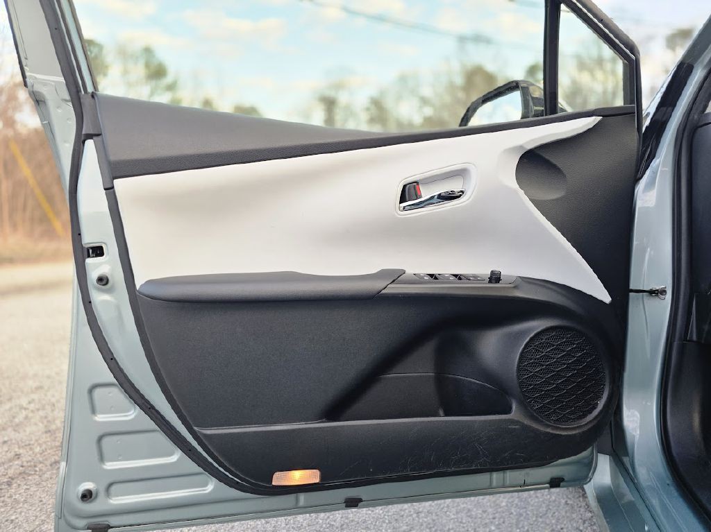 2017 Toyota Prius Image 28