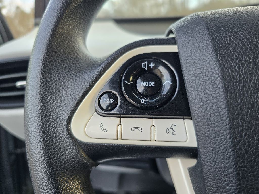 2017 Toyota Prius Image 31