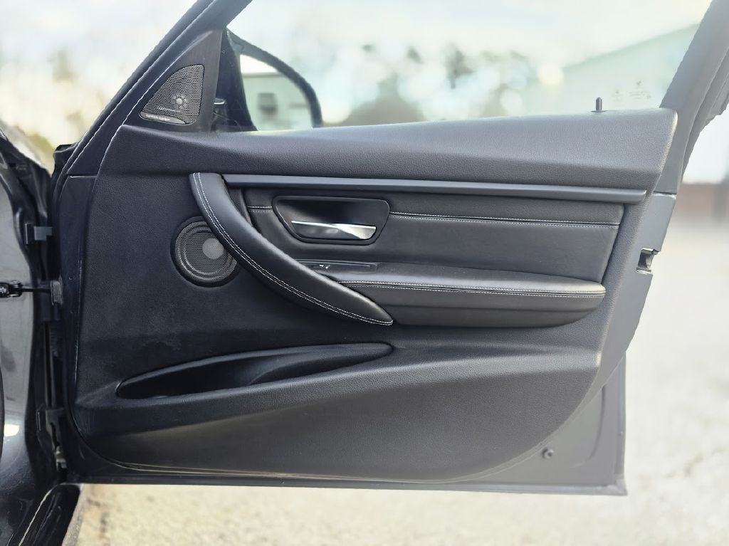 2016 BMW M3 Image 27