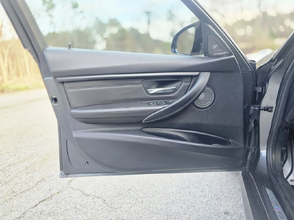 2016 BMW M3 Image 30