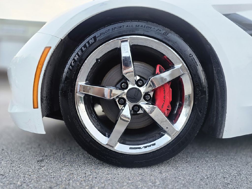 2015 Chevrolet Corvette Image 18