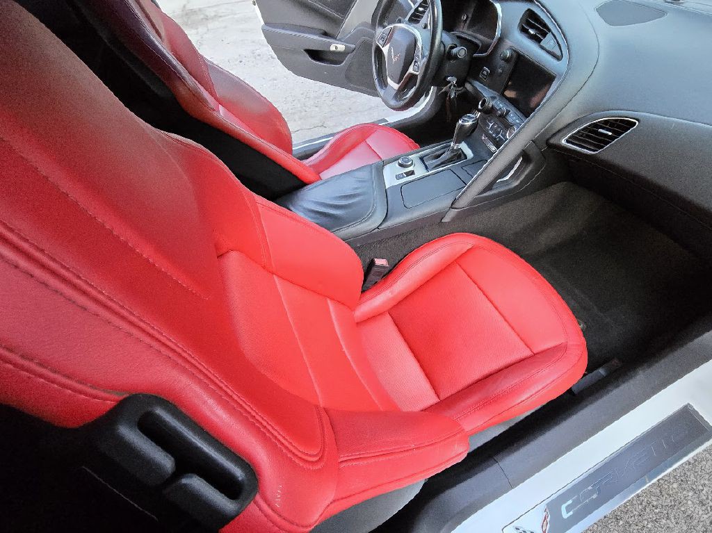 2015 Chevrolet Corvette Image 24