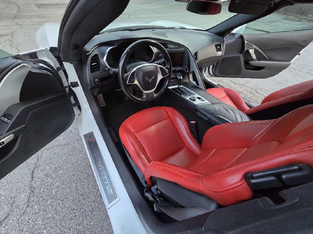 2015 Chevrolet Corvette Image 28