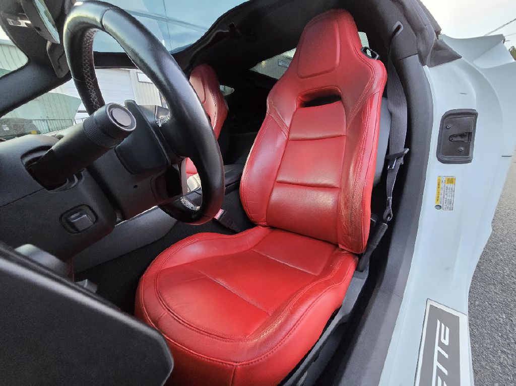 2015 Chevrolet Corvette Image 29