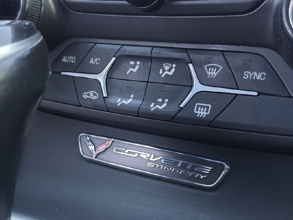 2015 Chevrolet Corvette Image 31