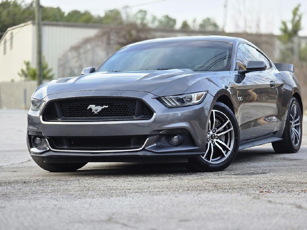 2017 Ford Mustang Image 1