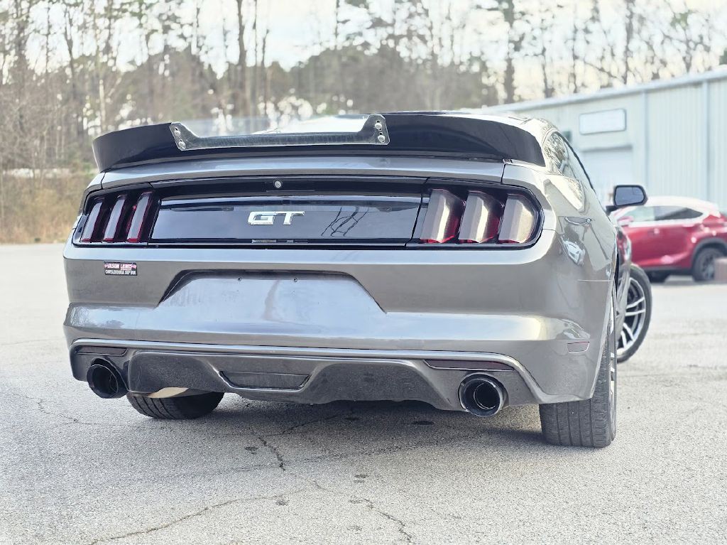 2017 Ford Mustang Image 3