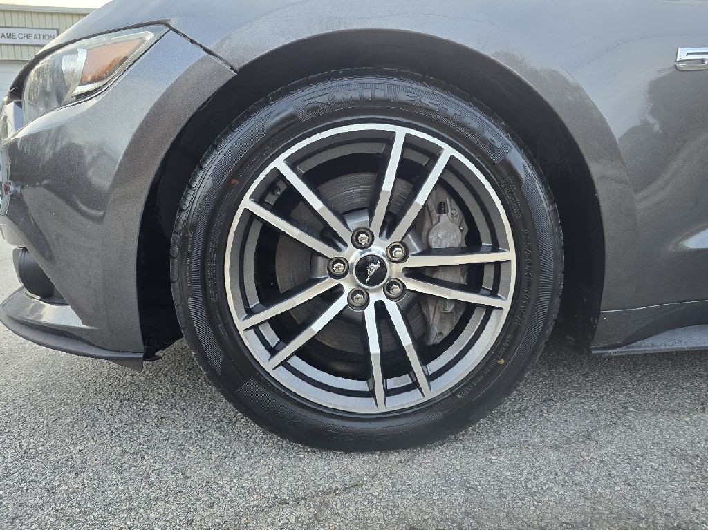 2017 Ford Mustang Image 16