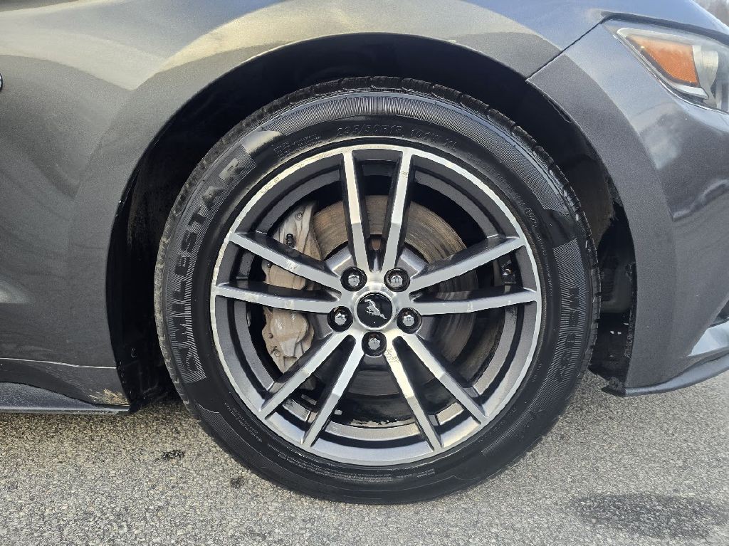 2017 Ford Mustang Image 19